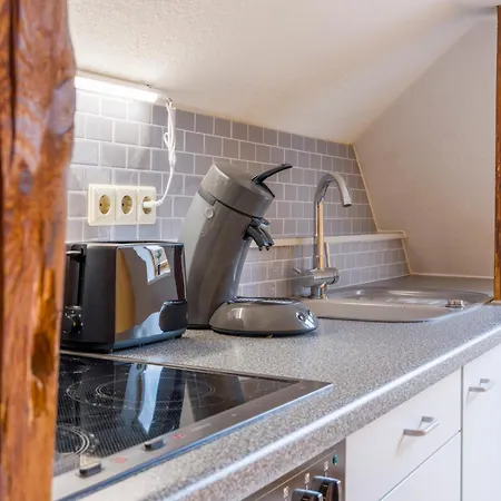 Gemuetliches Dg Apartment- 3 Personen- Parkplatz- Wlan Appartement Wolfsbourg