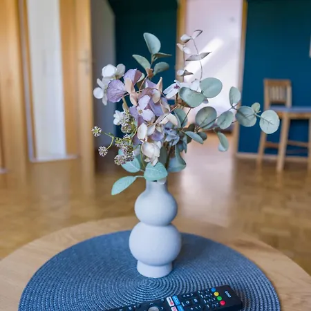 Gemuetliches Dg Apartment- 3 Personen- Parkplatz- Wlan *
